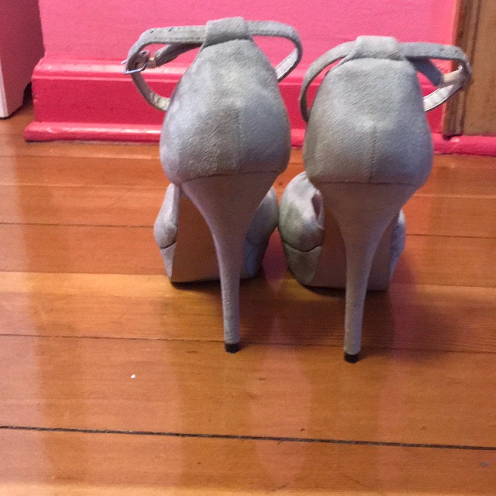 Heels - Picture 3 of 8